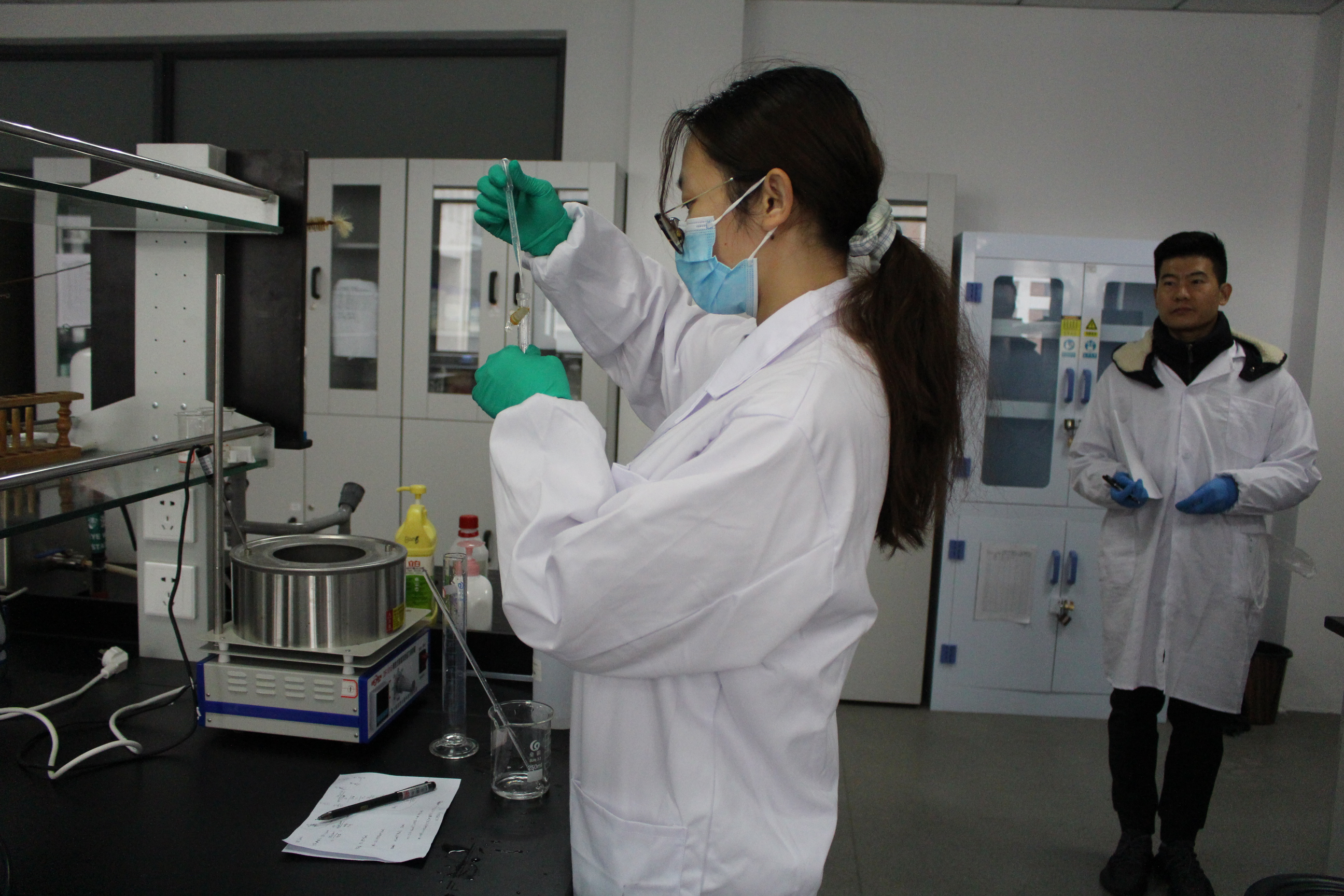 图4.生物医学工程专业学生在比赛过程中